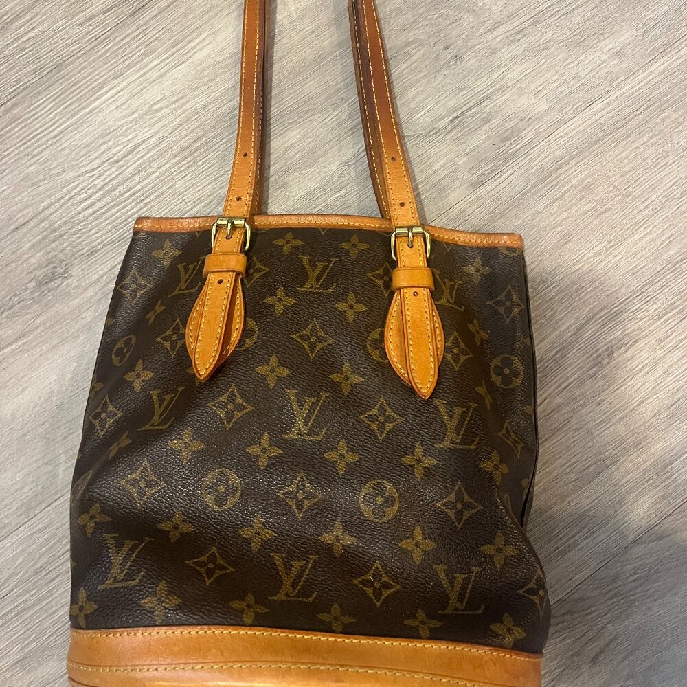 Louis Vuitton Monogram Petit Bucket 23
